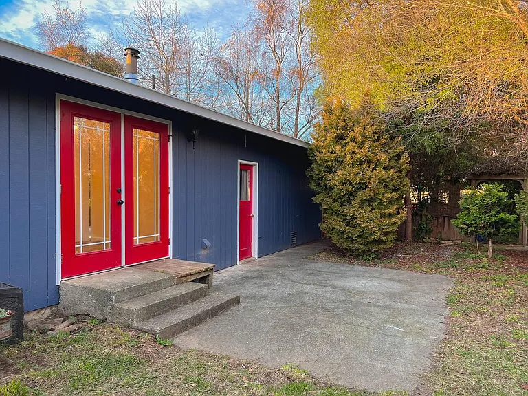 1725 Camellia Dr — Photo 5