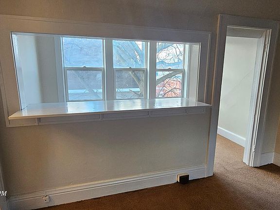 4th image of 114 E Easterday Ave #3