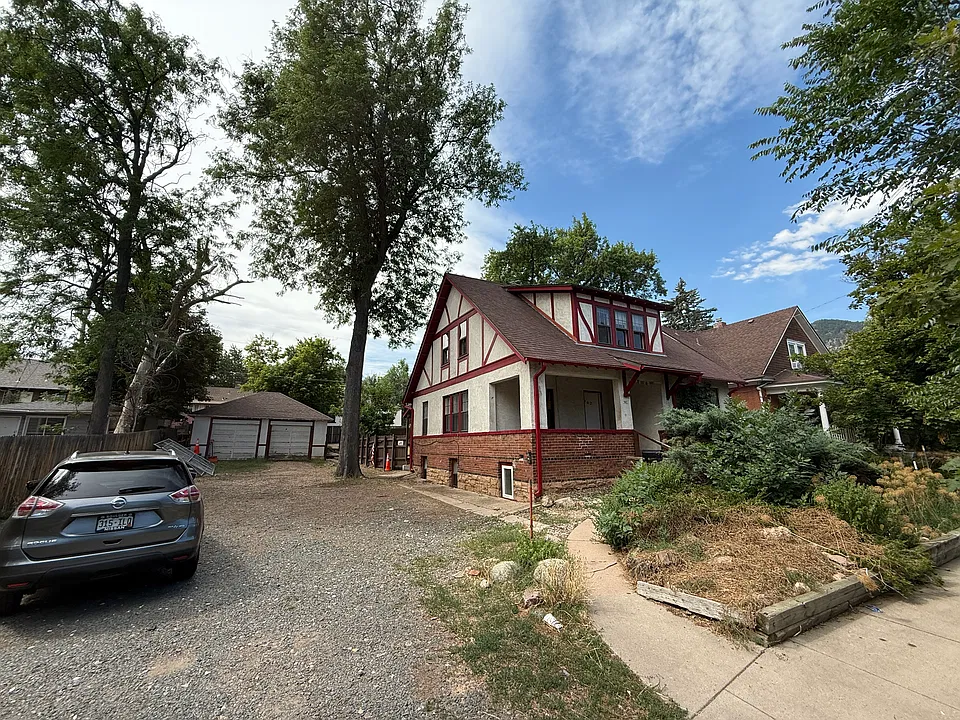 962 Pleasant St