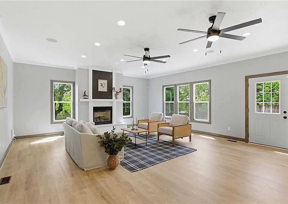 1st image of 417 N Ridge Ave