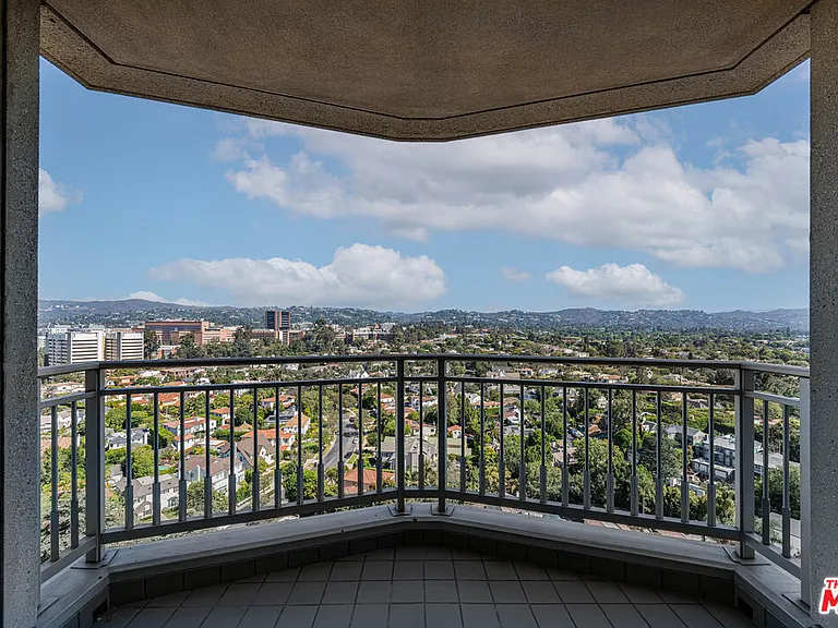 10727 Wilshire Blvd #1802 — Photo 9