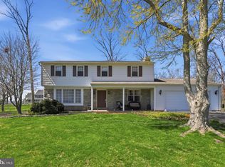 372 Oak Dr, Souderton, PA 18964