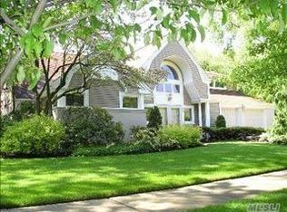 124 Woodbine Ave, Merrick, NY 11566