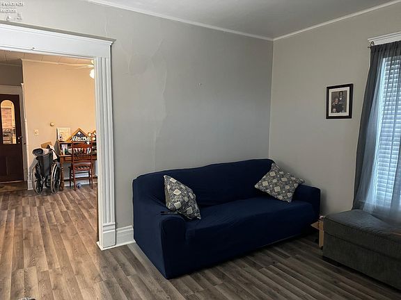 3rd image of 1513 Croghan St