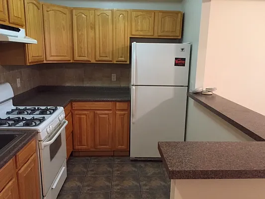 Rented by Premier Metro Realty Corp | media 28