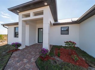 8012 Mangrove Cir, Labelle, FL 33935