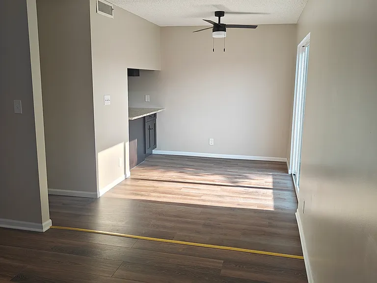 Fox Meadows Apartments — Photo 21