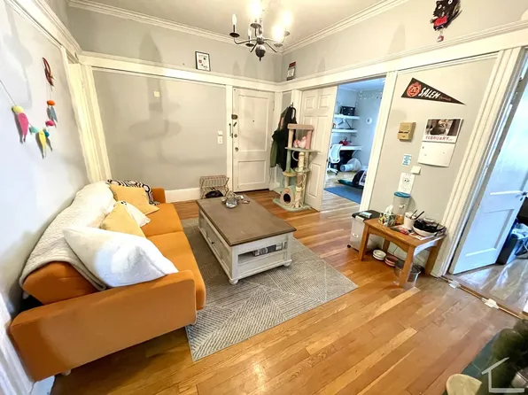 14 Radcliffe Rd, Allston, MA