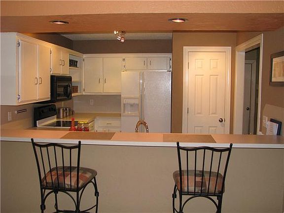 5th image of 12220 Greenlea Chase W
