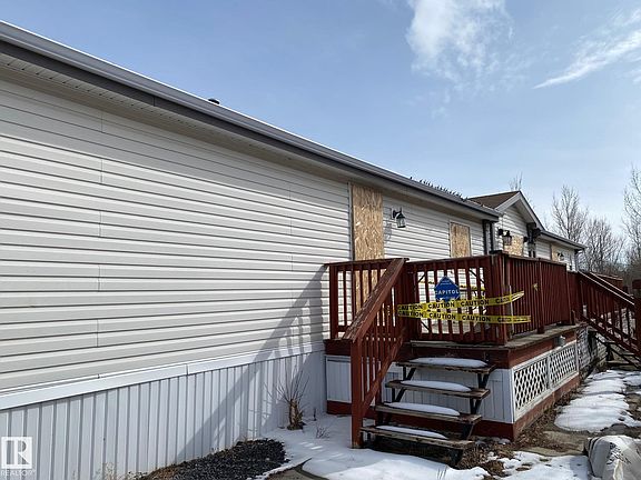 3rd image of 4816 48th Ave