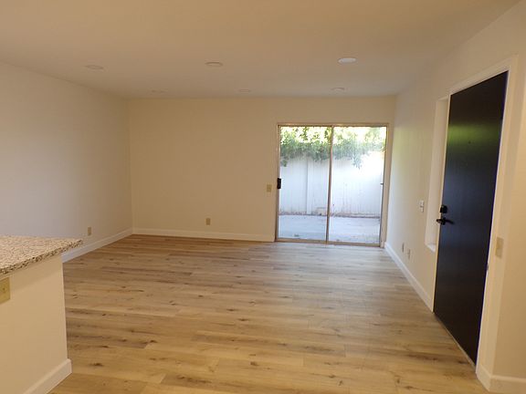 5th image of 3088 Sunflower Cir E