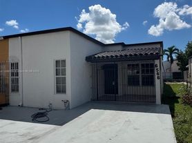 6566 W 2nd Ct