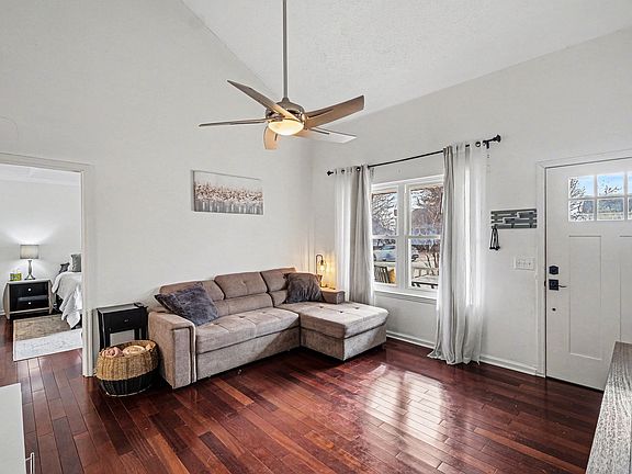 5th image of 215 Westlynn Dr