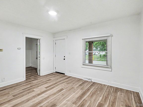 2nd image of 20510 Broadacres St