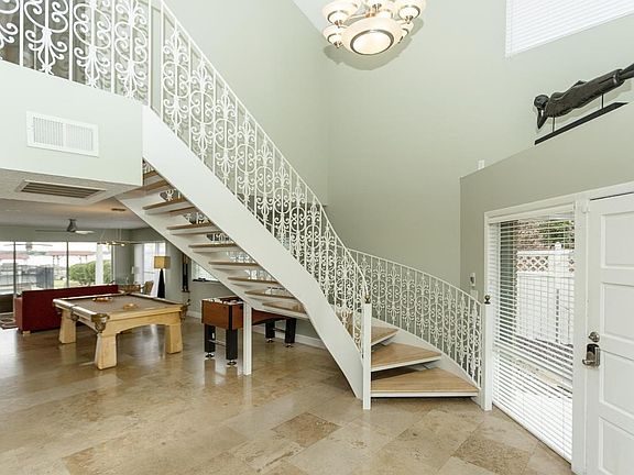 4th image of 9240 Heckscher Dr