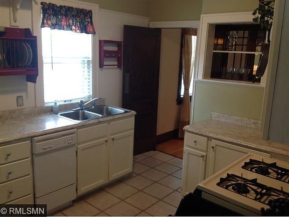 5th image of 908 Cottage Ave E