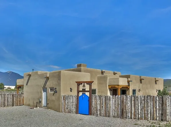 224 Las Olas Dr, Taos, NM 87571