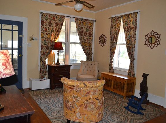 3rd image of 1833 Bagwell Cir