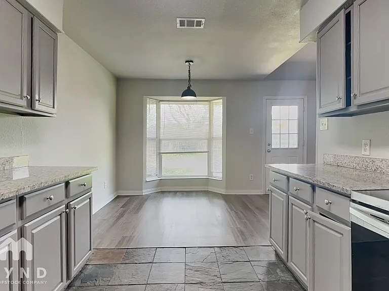 703 Marlow Pl — Photo 8