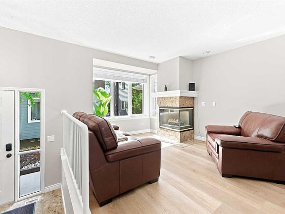 5th image of 110 S 10th Ave NE #12