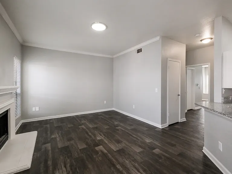 Castle Hills Townhomes — Photo 38