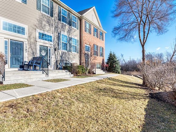 2nd image of 1499 Deer Pointe Dr