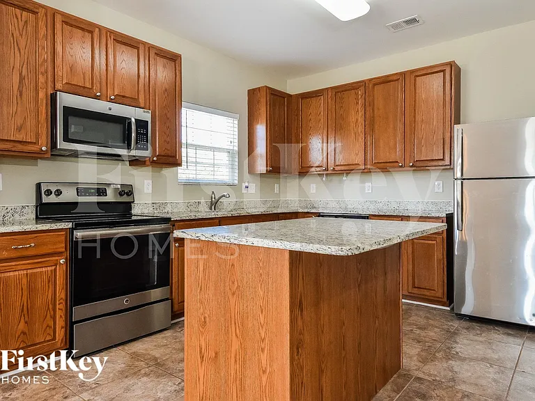 1815 Beeson Park Ln — Photo 7