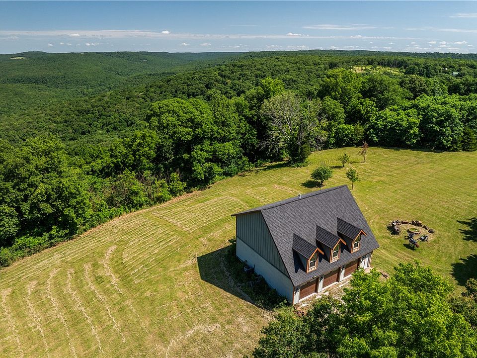 1st image of 10022 W Devils Den Rd