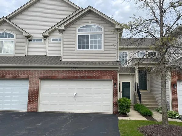 2277 Stoughton Dr, Aurora, IL 60502