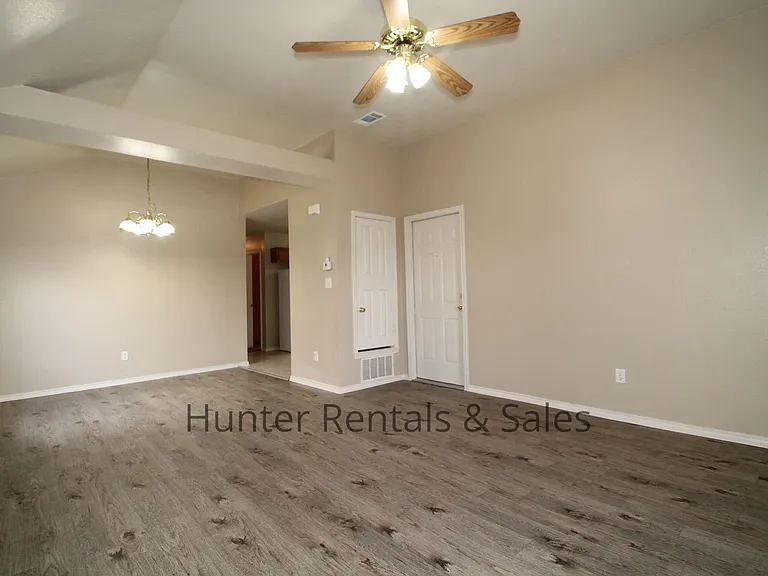 5006A John David Dr — Photo 3