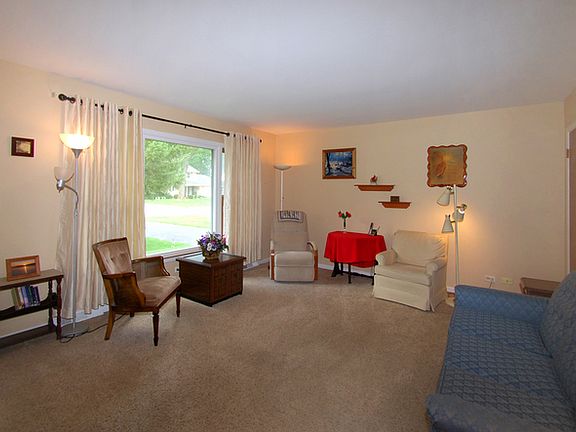 3rd image of 3325 Bellwood Ln