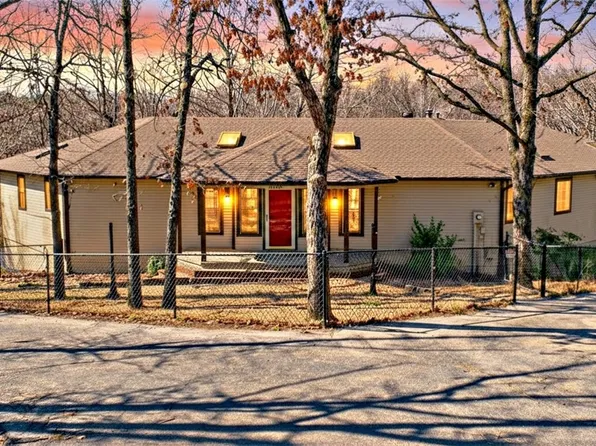 9933 Buckskin Cir, Rogers, AR 72758