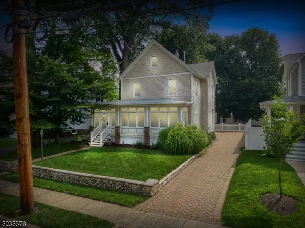 52 Magnolia Ave, Hillsdale Boro, NJ 07642