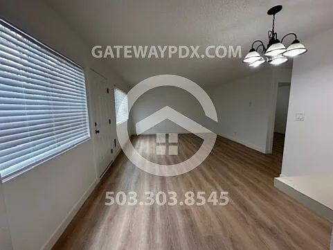 1535 NE Kane Dr — Photo 8