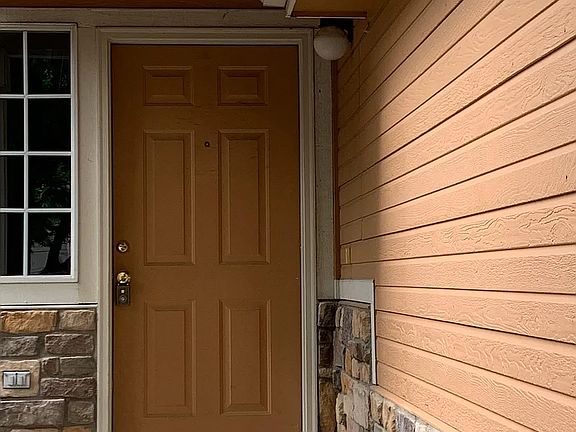 2nd image of 784 Gateway Cir
