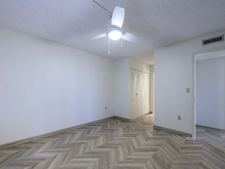 2300 Aaron St #114 — Photo 20