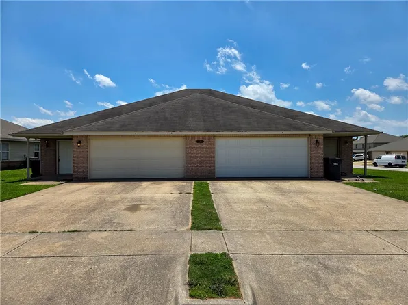 1066 Remington Dr, Springdale, AR 72764