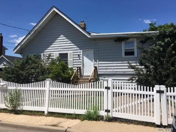 1111 Van Buren Pl, Baldwin, NY 11510