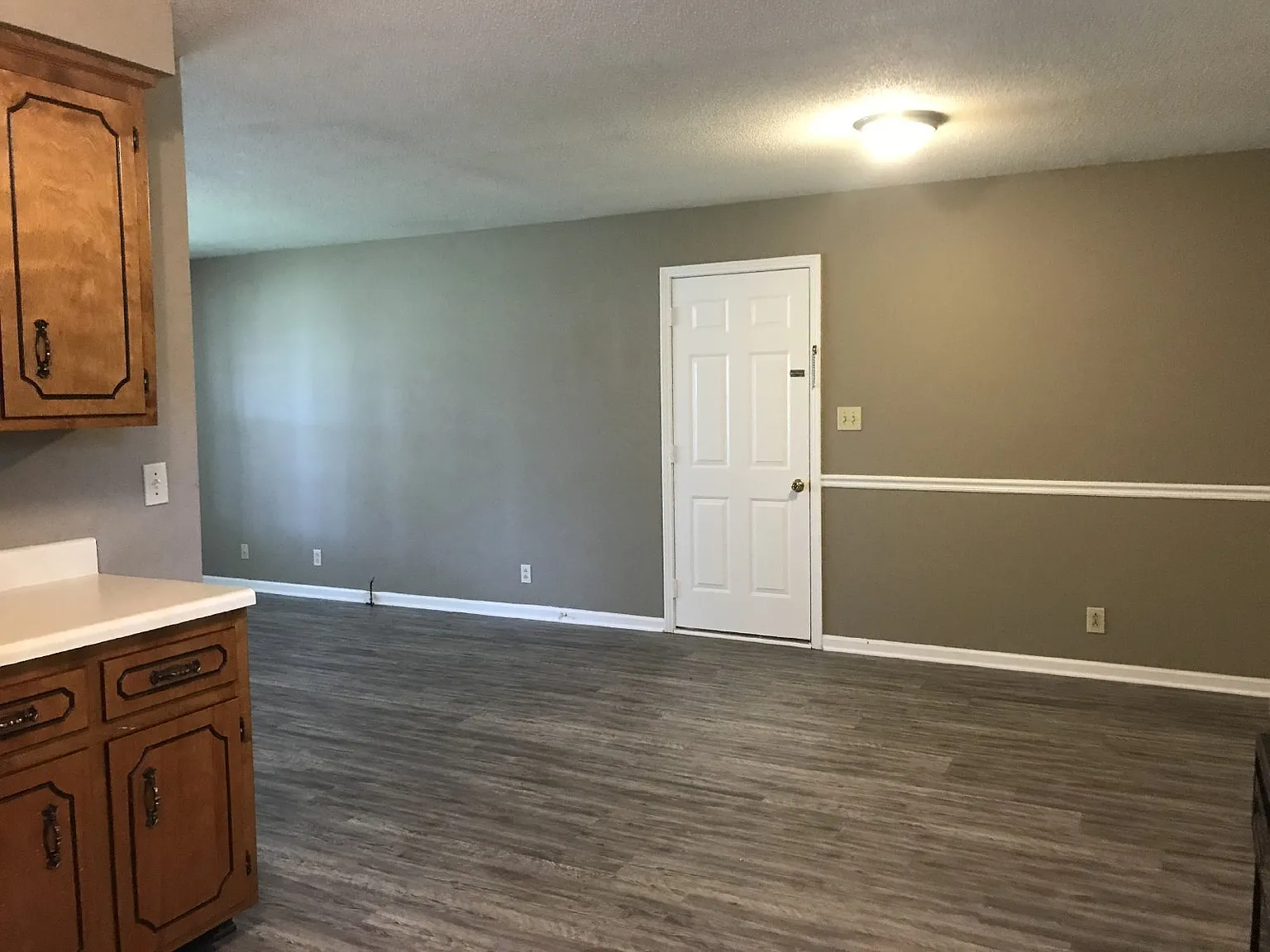 3 bed, 2.0 bath, 1300 sqft, $1,450 — Photo 3