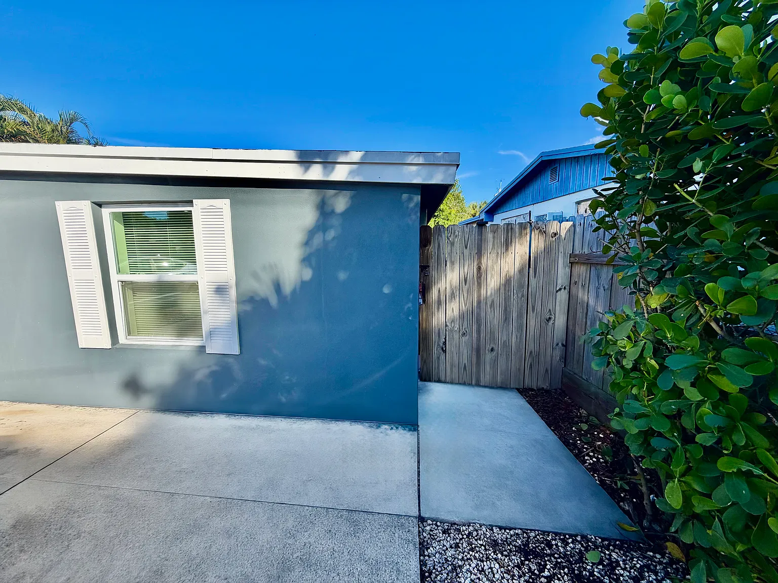 133 SW 11th Ave — Photo 2