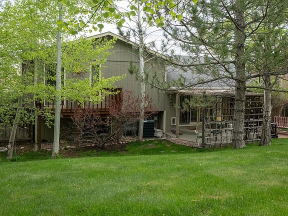 906 Overdale (38)