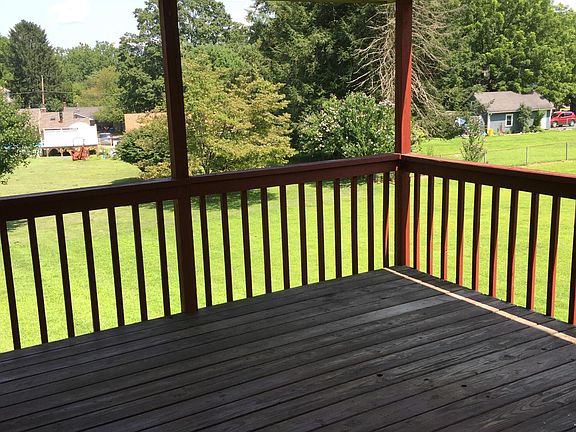 Covered patio, off of the knotty pine room.