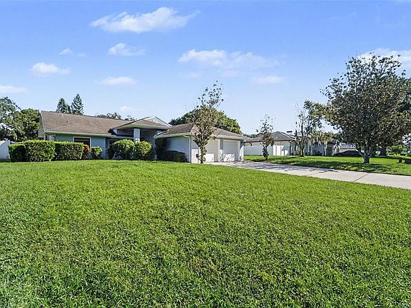 3rd image of 8807 WELLESLY COURT