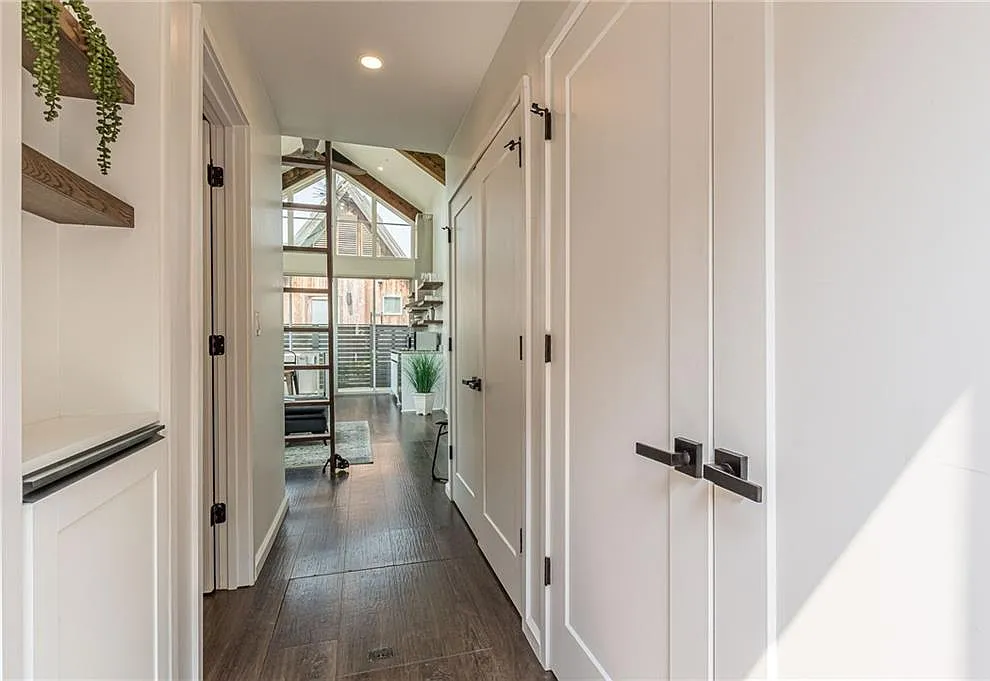 1 bed, 1.0 bath, 408 sqft, $3,000 — Photo 3