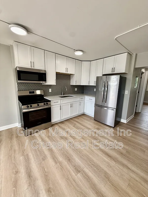 1 bed, 1.0 bath, 700 sqft, $1,100 — Photo 3