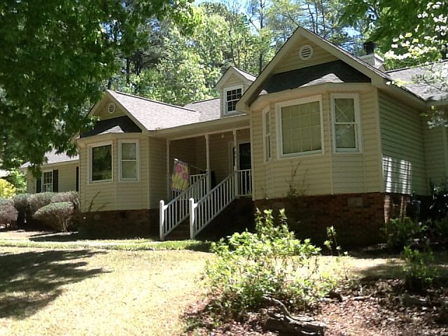 1st image of 405 Locksley Dr