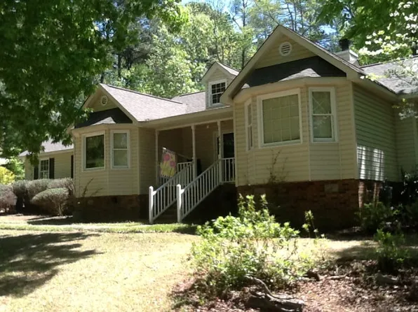 405 Locksley Dr, Greenwood, SC 29649