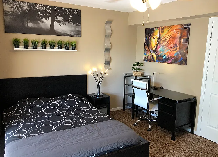 1310 Daytona Ave #6 — Photo 2