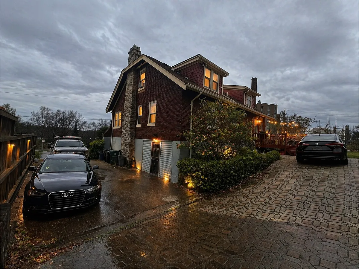 Building Photo - 1429 Dana Ave #1