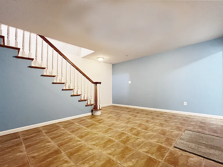611 Grand St #1B — Photo 4